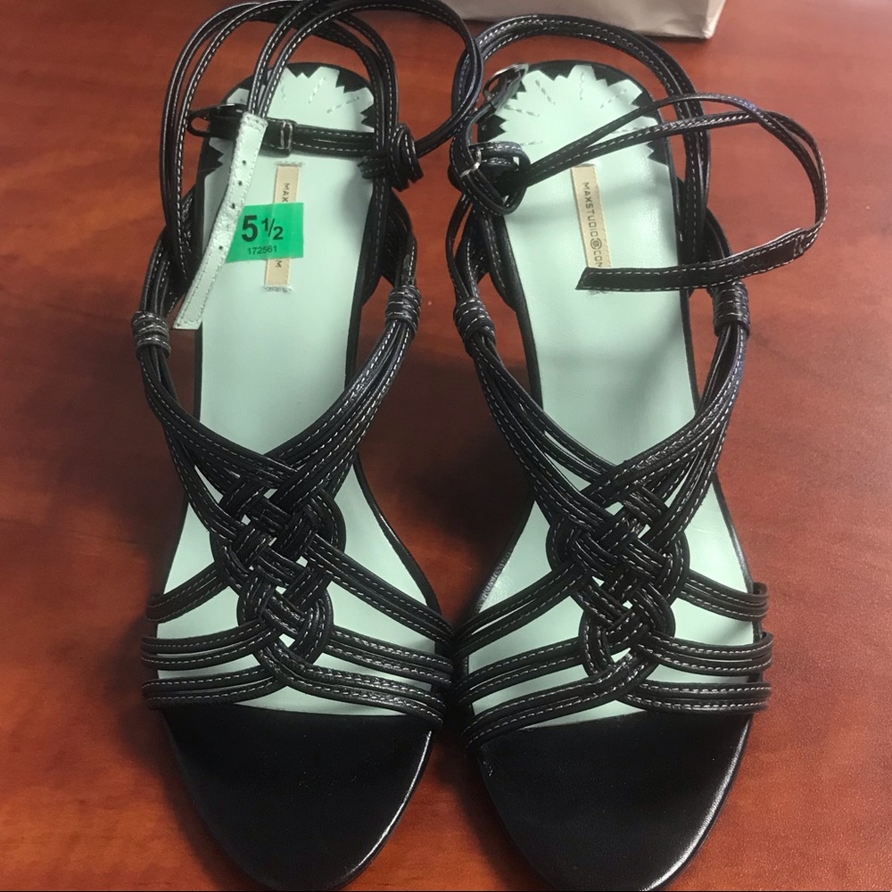 MAXSTUDIO Black Fine Leather Wedges